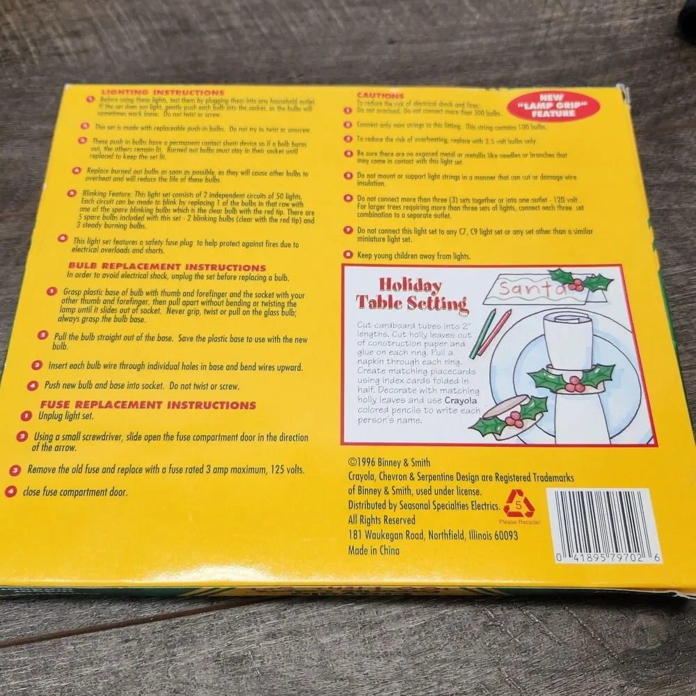 2 Boxes New Vintage 1996 Crayola Favorite Colors 100 Light Set Radical Red